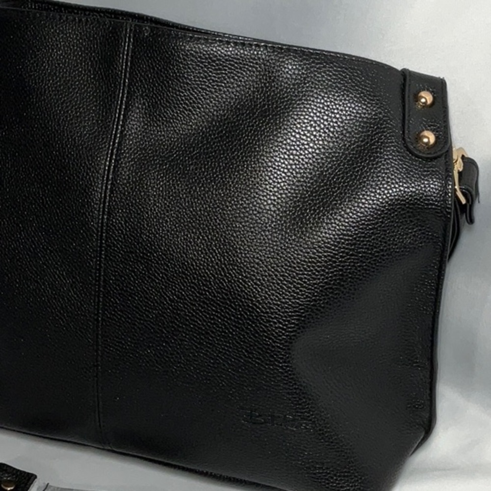 Chic Black BELLA RUSSO Purse - Picture 2 of 8